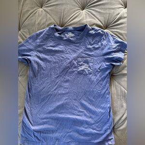 Vineyard vines size small tshirt